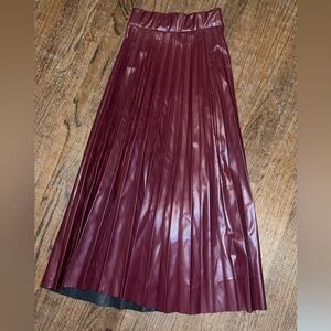 Elegant Burgundy Pleated leather  Skirt